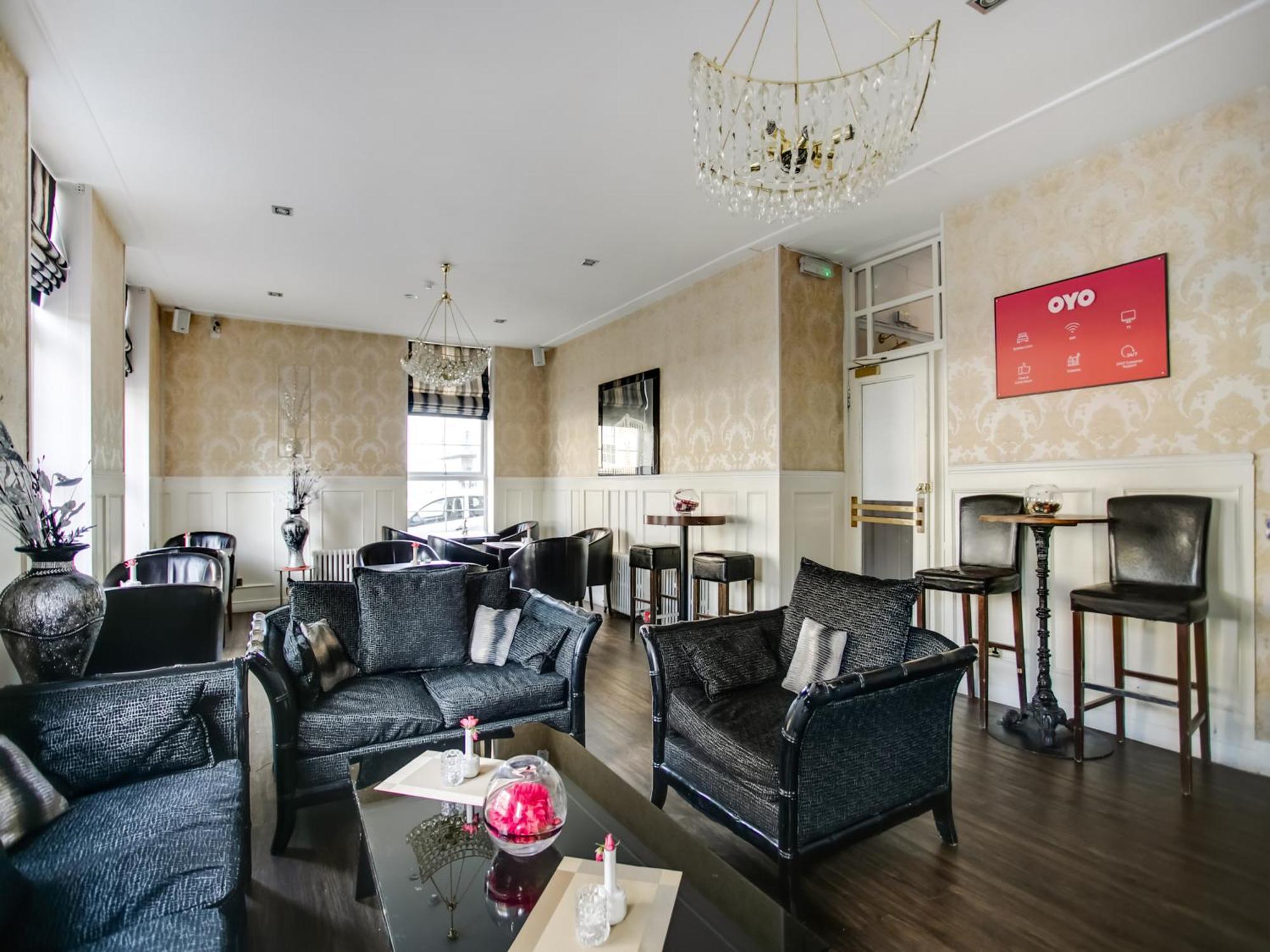 Oyo Gin House 3* Greenock