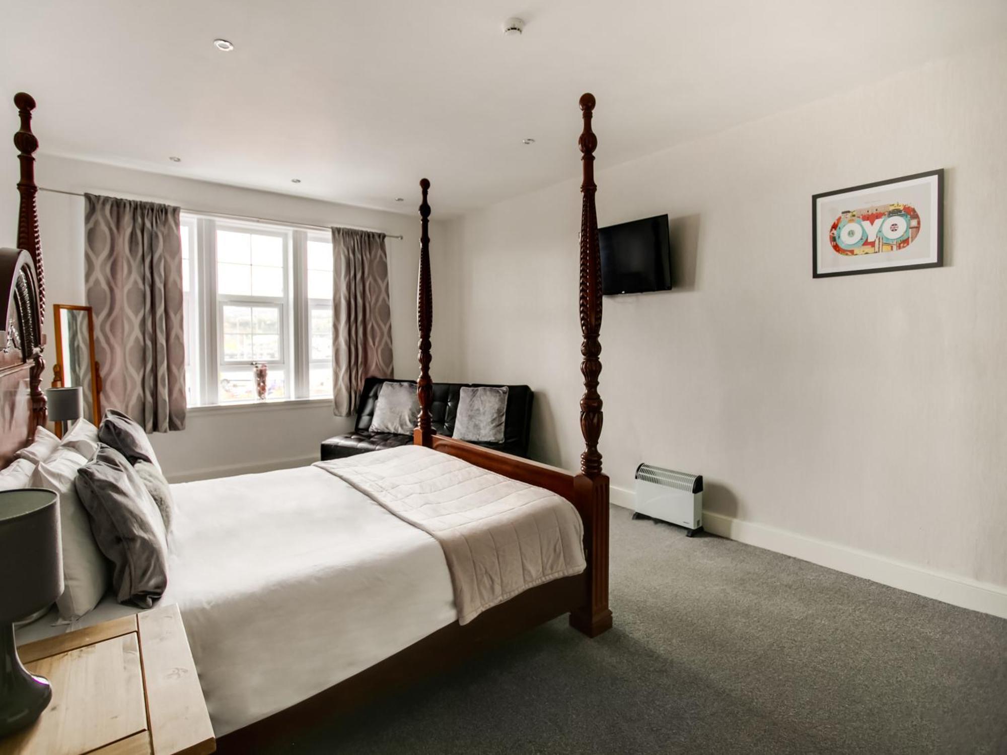 Oyo Gin House Hotel