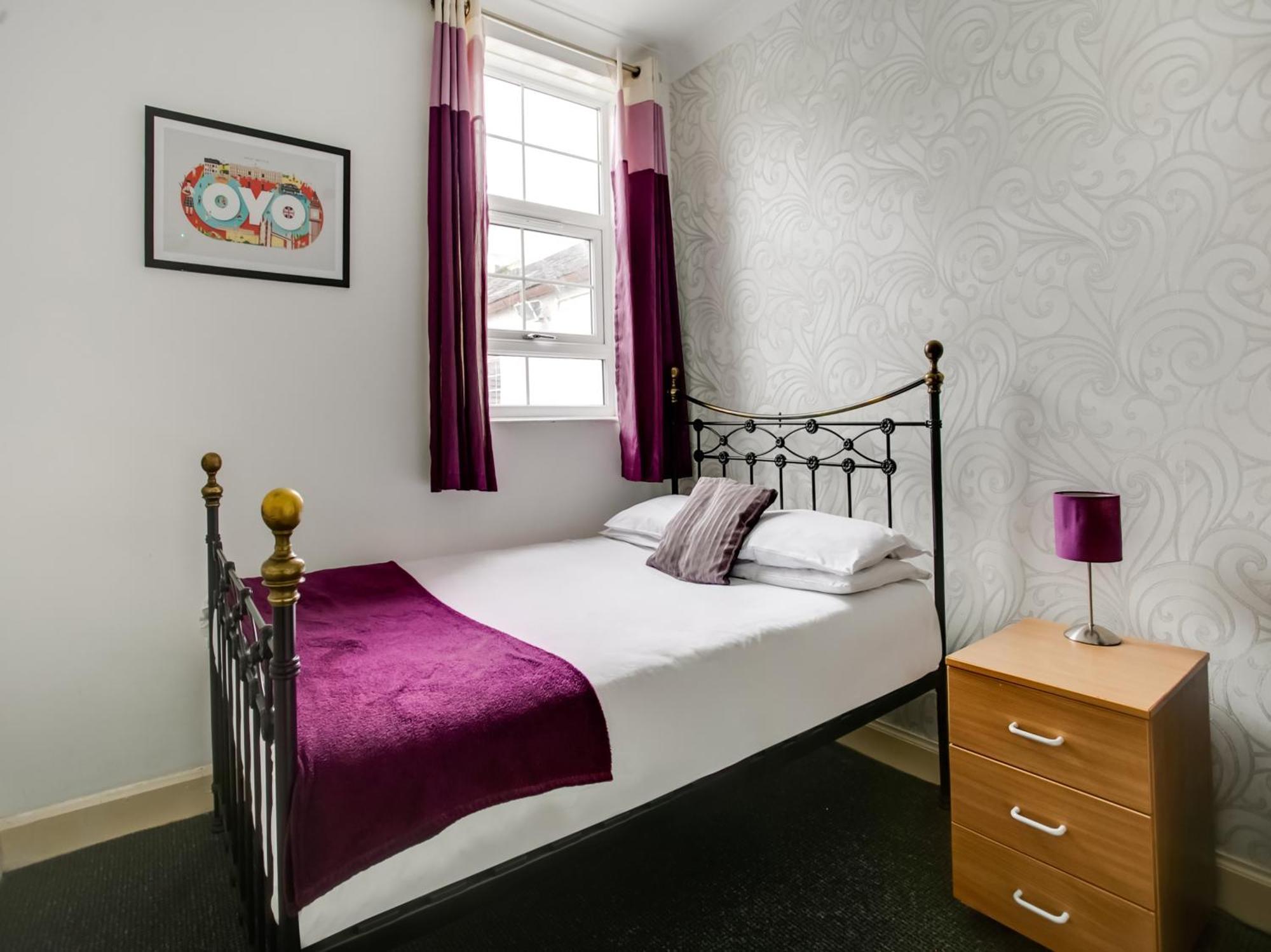 Oyo Gin House Greenock