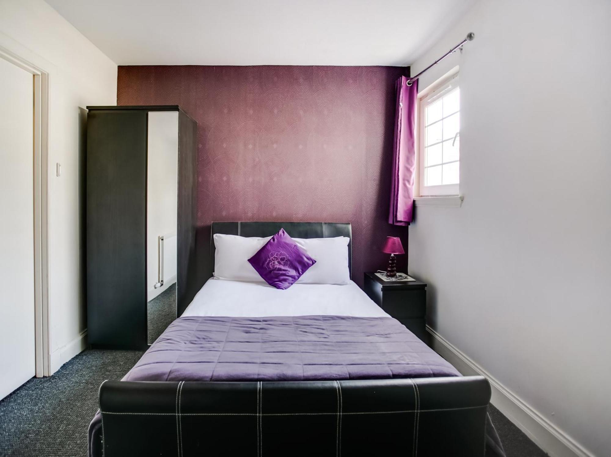 Oyo Gin House Hotel 3*