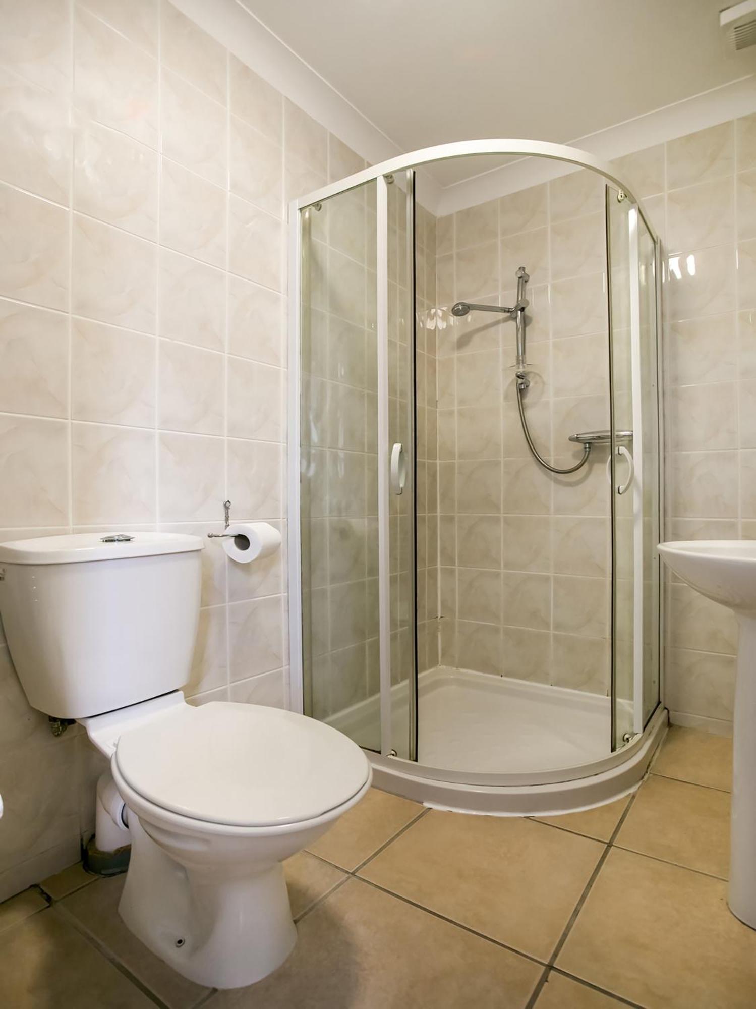 Oyo Gin House Hotel 3*