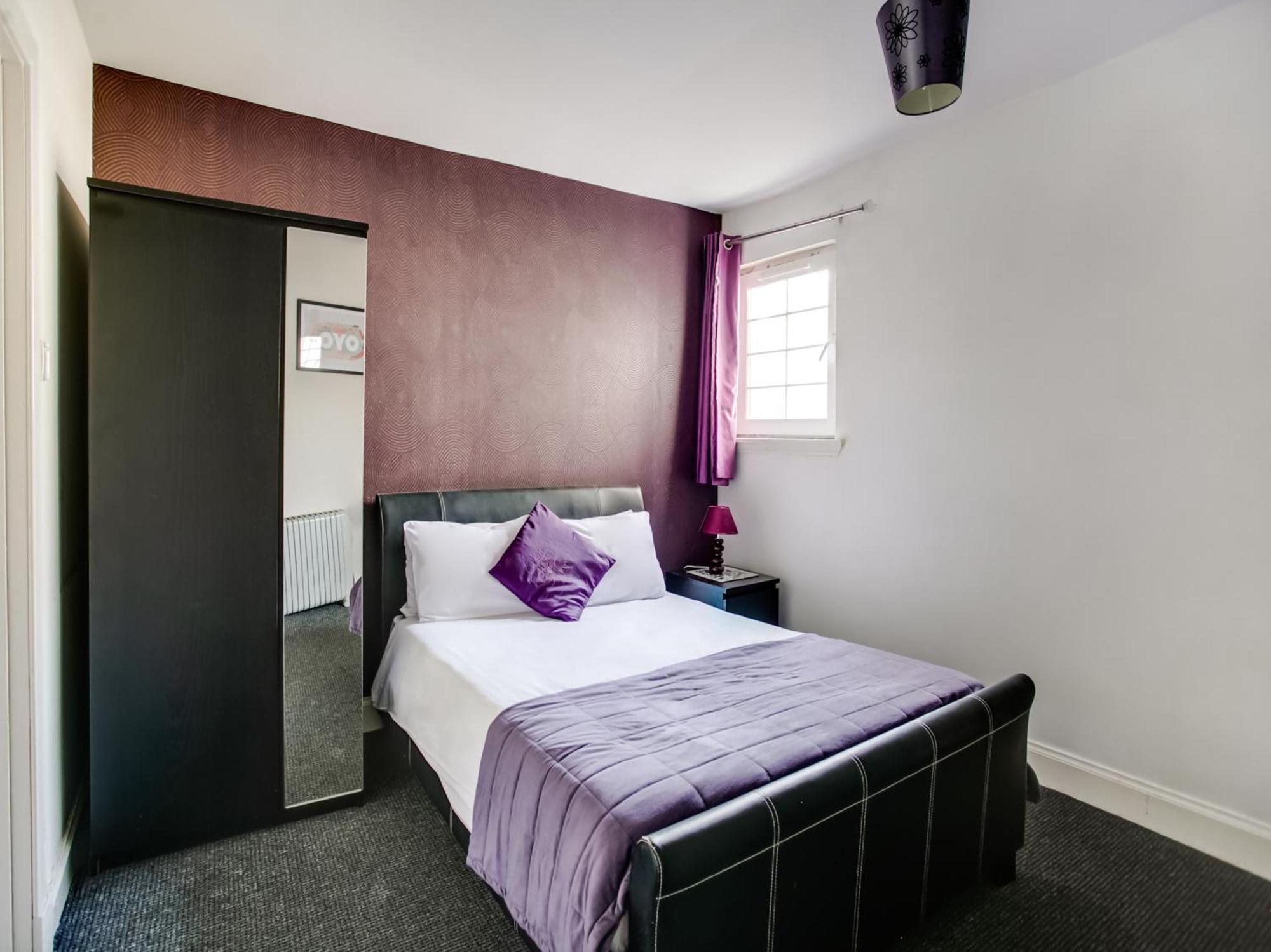 Hotel Oyo Gin House 3*
