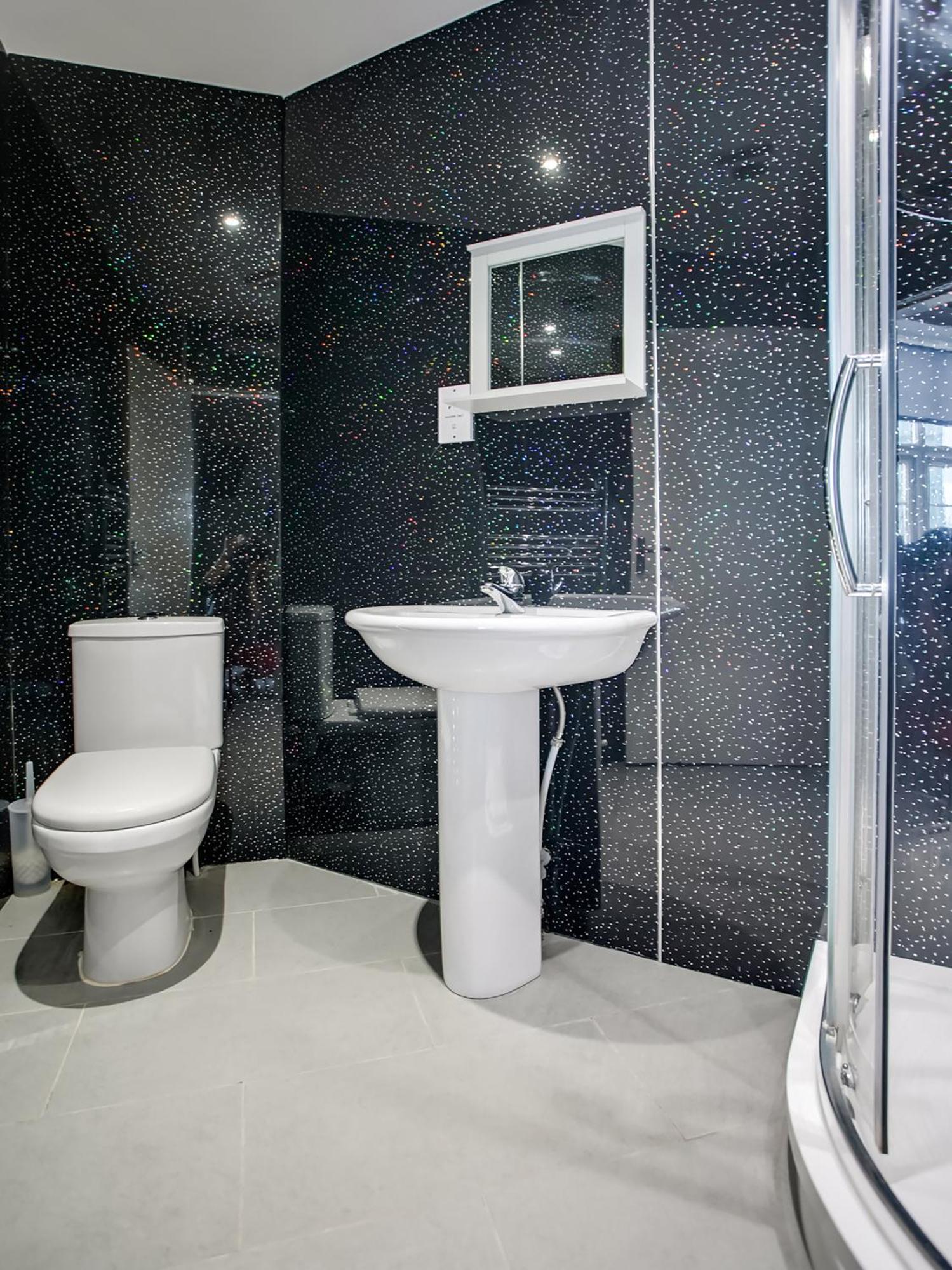 Hotel Oyo Gin House 3*