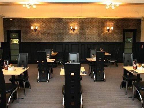 Oyo Gin House 3*